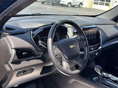 Used 2023 Chevrolet Traverse LT w/ LT Premium Package AWD/4WD image 10