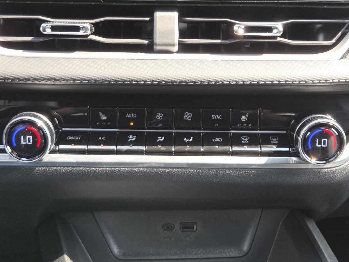 New 2027 Chevrolet Equinox LT w/ Convenience Package II FWD image 37