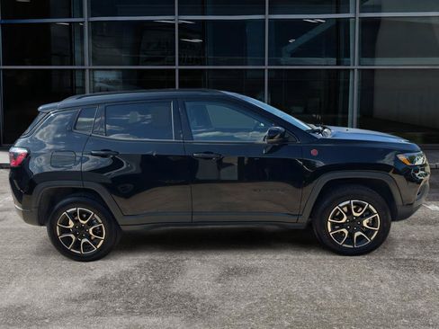 Used 2024 Jeep Compass Trailhawk AWD/4WD image 8