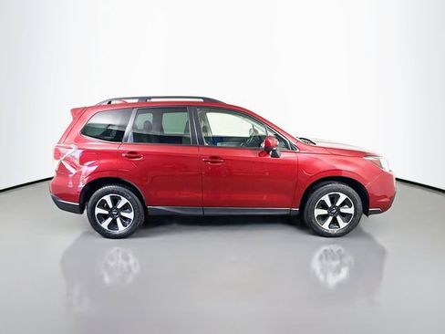 Used 2018 Subaru Forester 2.5i Premium w/ All-Weather Package AWD/4WD image 5