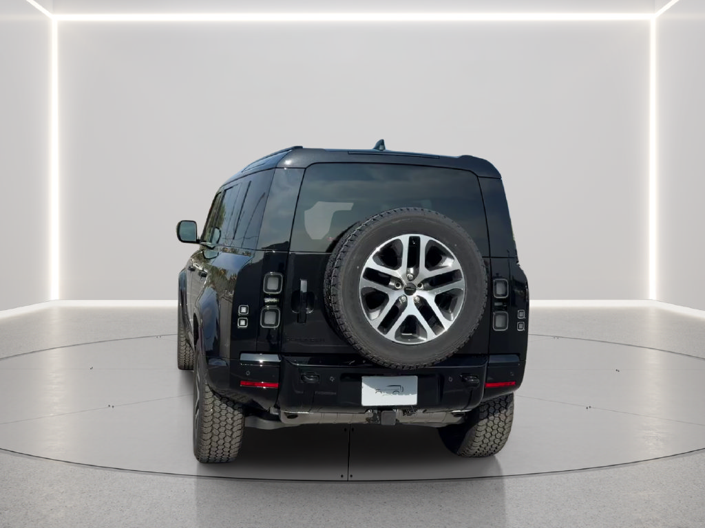 New 2026 Land Rover Defender 110 X-Dynamic SE AWD/4WD image 2