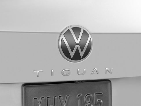 Used 2023 Volkswagen Tiguan SE R-Line FWD image 57