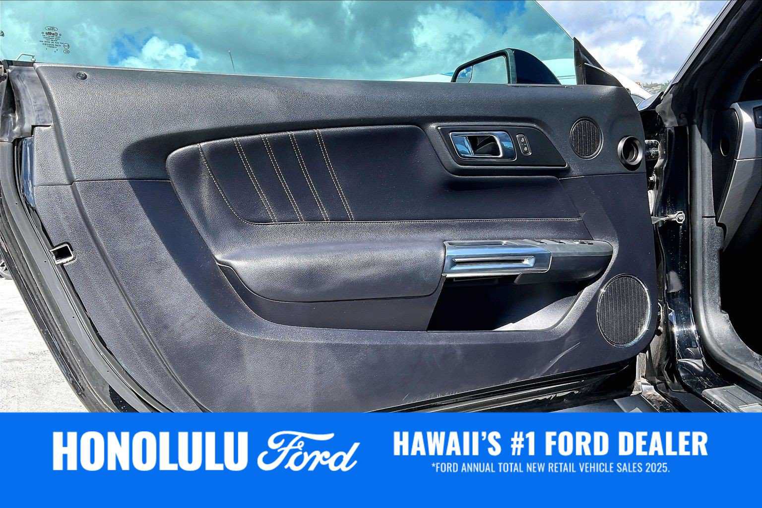 Used 2018 Ford Mustang GT Premium w/ Black Accent Package RWD image 26