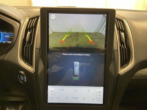 Used 2023 Ford Edge SEL image 15