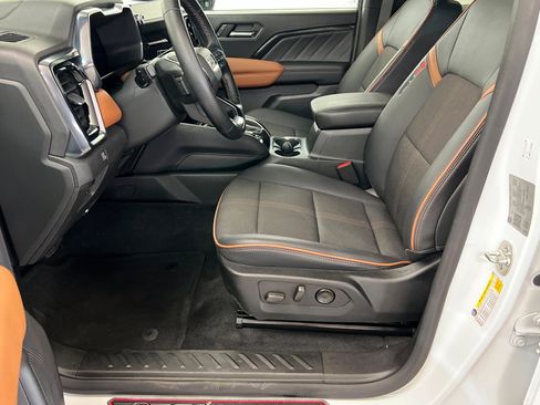 Used 2024 GMC Canyon AT4 w/ Technology Package image 18