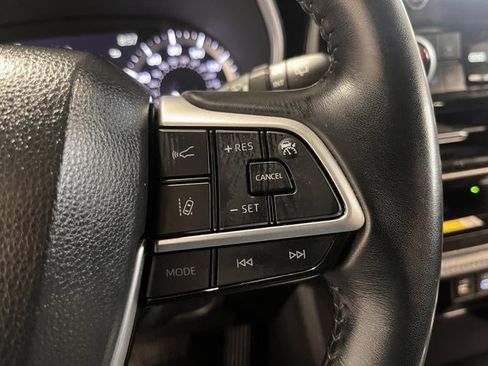 Used 2023 Toyota Highlander L image 27