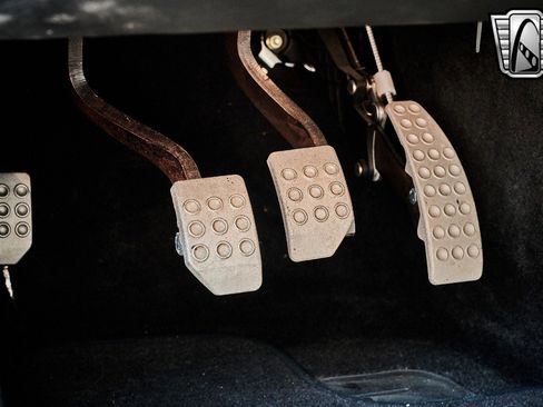 Used 2013 SRT Viper GTS w/ GTS Laguna Interior Pkg image 12