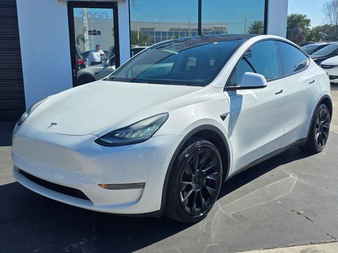 Used 2021 Tesla Model Y Long Range image 2