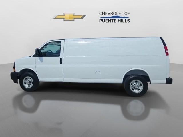 New 2026 Chevrolet Express 2500 Extended w/ Communications Package RWD image 5