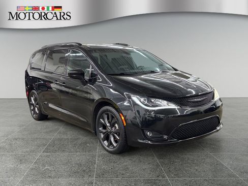 Used 2019 Chrysler Pacifica Touring Plus w/ S Appearance Package image 1