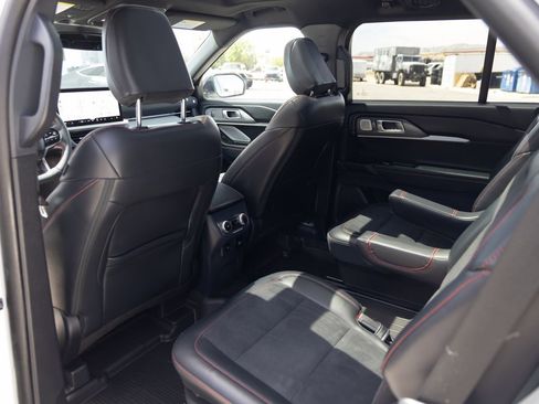 Used 2025 Ford Explorer ST AWD/4WD image 16