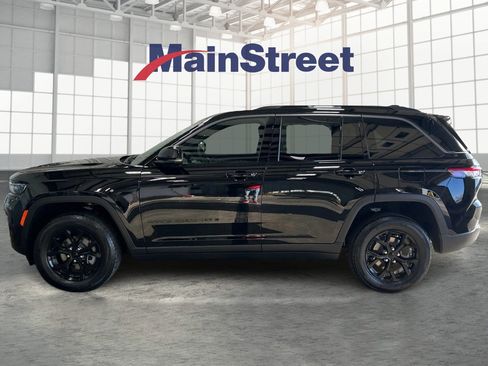 New 2026 Jeep Grand Cherokee Altitude AWD/4WD image 2
