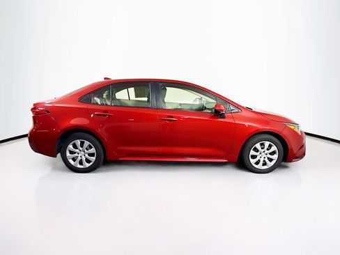 Used 2020 Toyota Corolla LE image 9