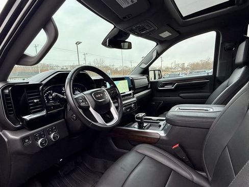 Used 2022 GMC Sierra 1500 SLT w/ SLT Premium Plus Package image 14