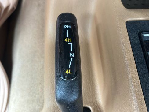 Used 1998 Jeep Wrangler Sahara image 35