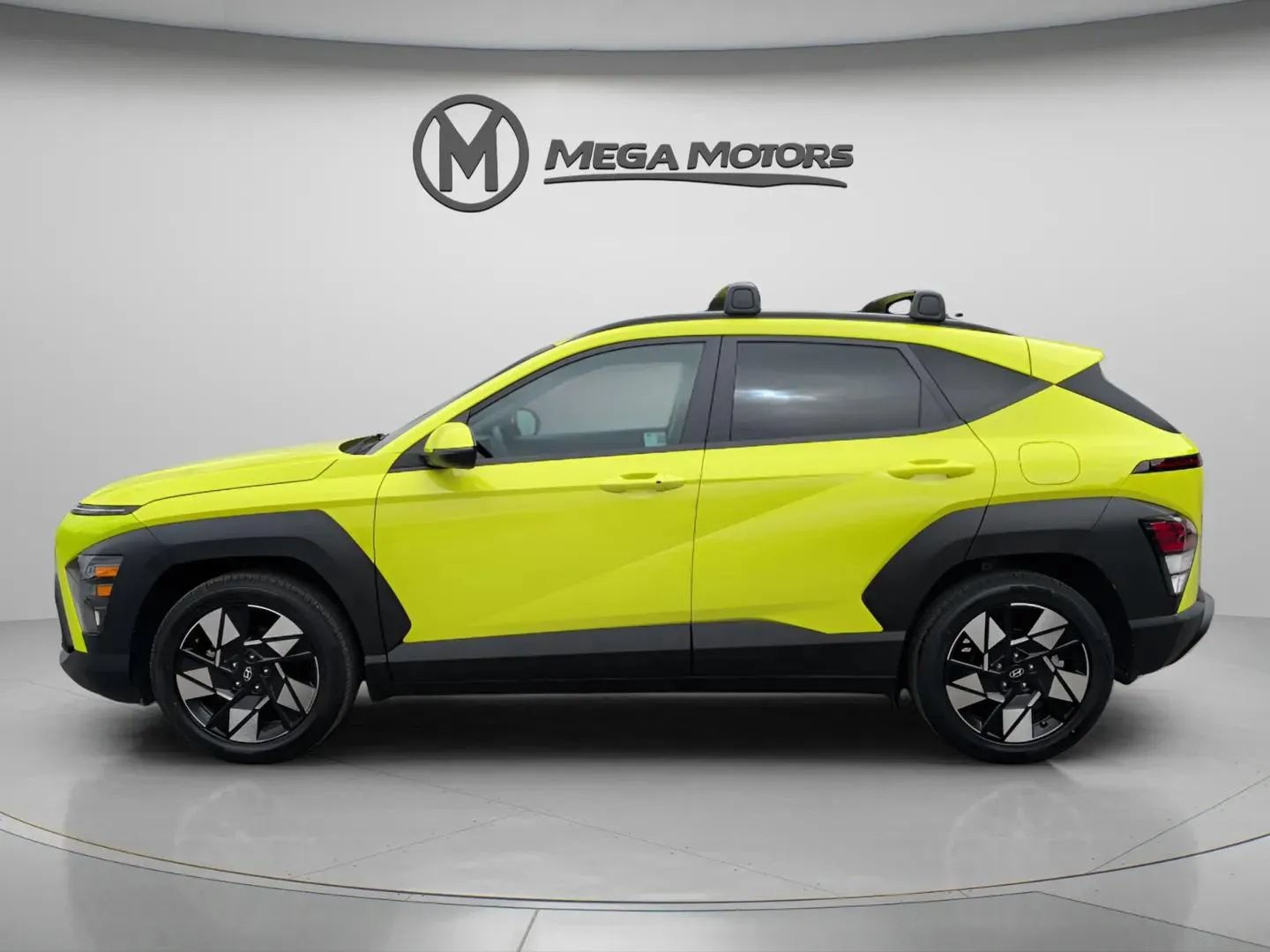 Used 2025 Hyundai Kona SEL FWD image 3