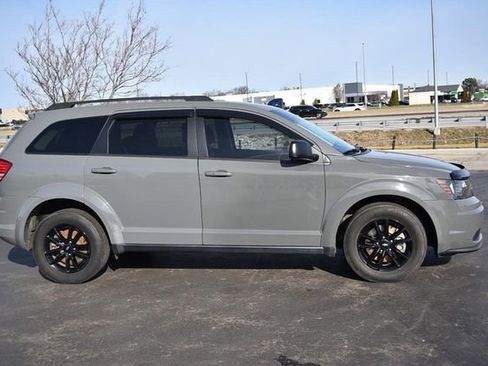 Used 2020 Dodge Journey SE w/ Blacktop Package image 5