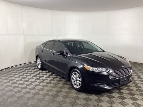 Used 2014 Ford Fusion SE FWD image 1
