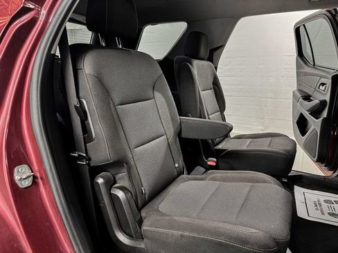 Used 2021 Chevrolet Traverse LT FWD image 12