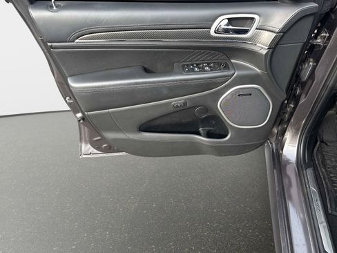 Used 2021 Jeep Grand Cherokee SRT image 17