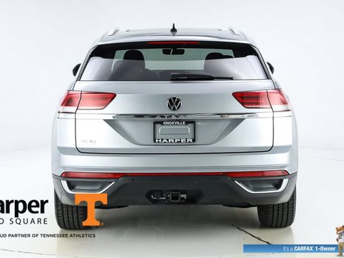 Used 2022 Volkswagen Atlas Cross Sport SE w/ Panoramic Sunroof Package FWD image 8