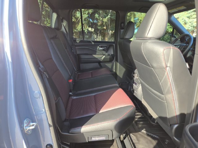 Used 2025 Honda Ridgeline Black Edition image 37