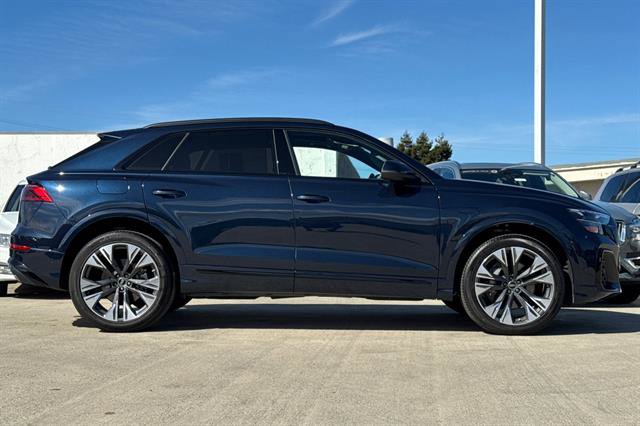 Used 2024 Audi Q8 Premium Plus w/ Premium Plus Package AWD/4WD image 2