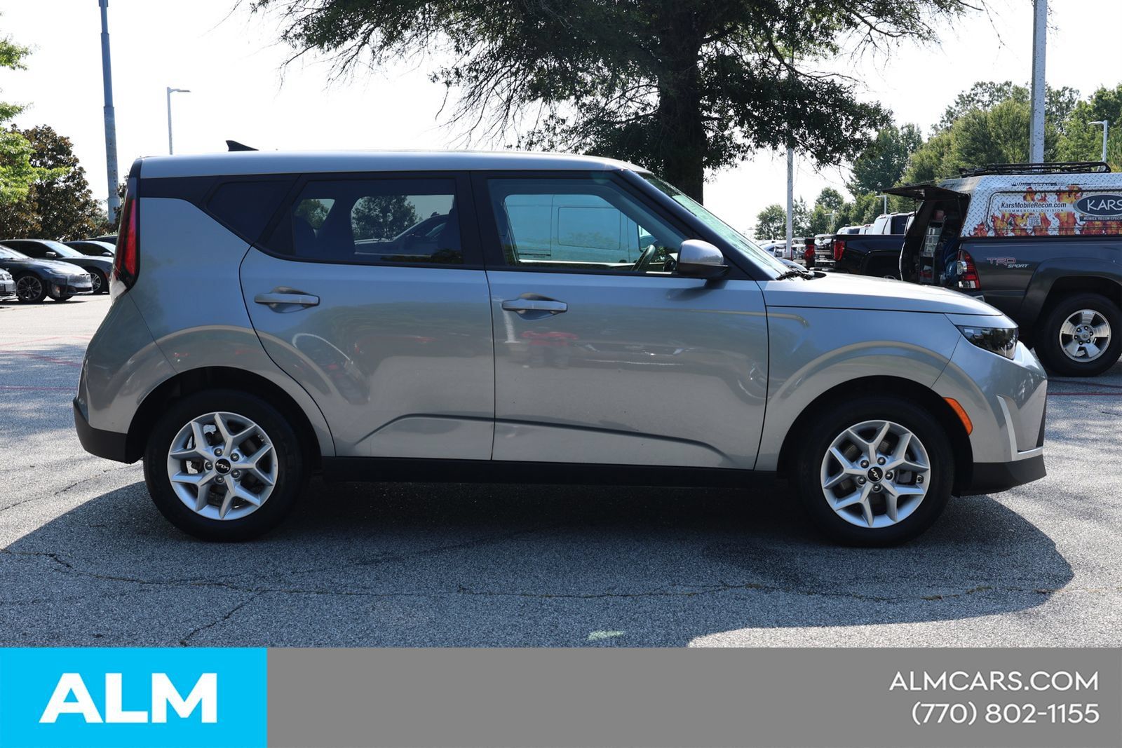 Used 2025 Kia Soul LX w/ LX Technology Package FWD image 10
