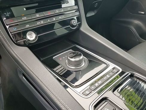 Used 2019 Jaguar F-PACE S image 25