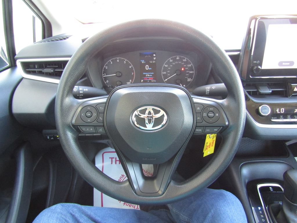 Used 2025 Toyota Corolla LE FWD image 17
