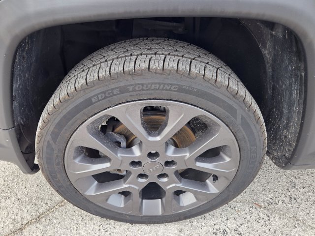 Certified 2021 Jeep Compass Latitude w/ Sun and Sound Group AWD/4WD image 21