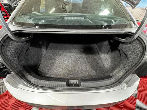 Used 2023 Volkswagen Jetta Sport image 11