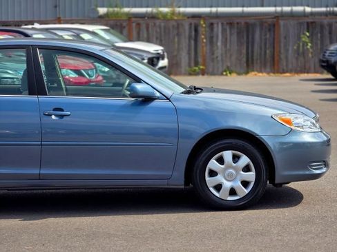 Used 2004 Toyota Camry FWD image 16
