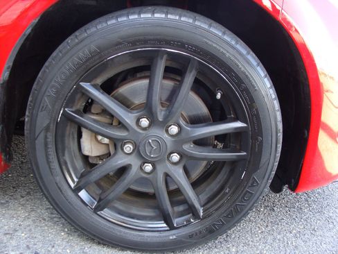 Used 2015 MAZDA MX-5 Miata Sport image 30