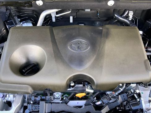 Used 2024 Toyota RAV4 LE FWD image 32
