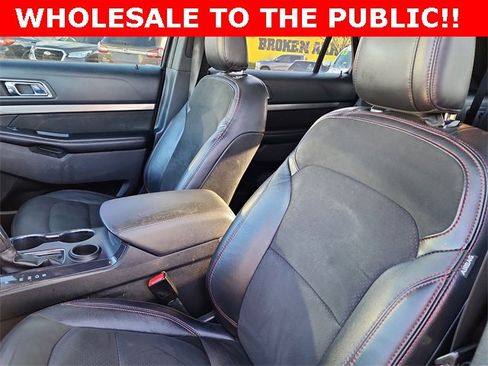 Used 2018 Ford Explorer XLT w/ Equipment Group 202A image 13