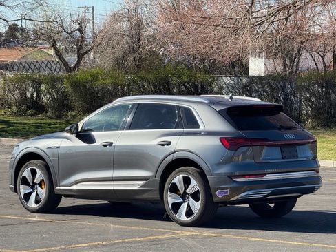 Used 2019 Audi e-tron Prestige w/ Prestige Package image 7