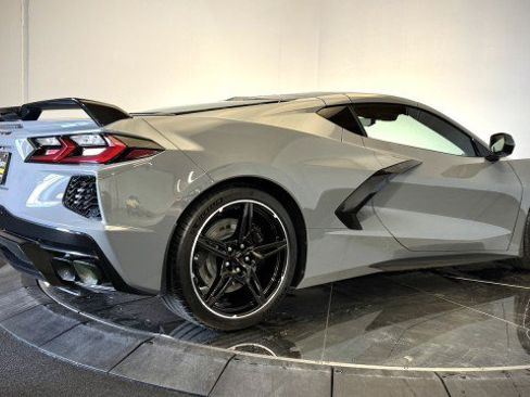 Used 2024 Chevrolet Corvette Stingray Premium Cpe w/ Z51 Performance Package RWD image 27