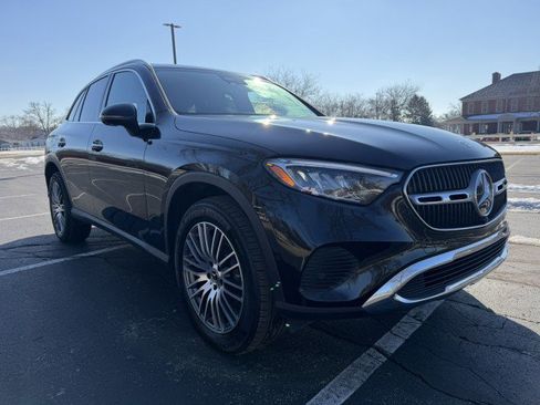 Used 2025 Mercedes-Benz GLC 300 4MATIC image 1