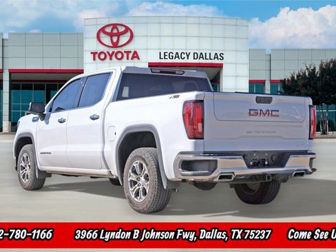 Used 2024 GMC Sierra 1500 SLT w/ X31 Off-Road Package image 8
