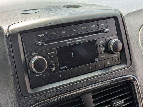 Used 2013 Dodge Grand Caravan American Value Package w/ UConnect Hands-Free Group FWD image 17