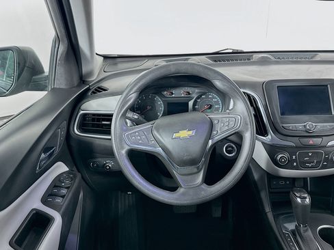 Used 2021 Chevrolet Equinox LS image 17