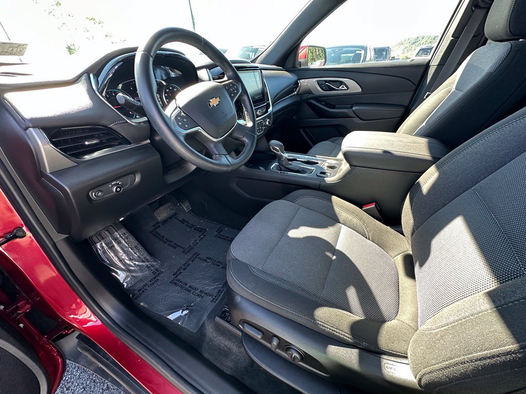 Used 2023 Chevrolet Traverse LT AWD/4WD image 17