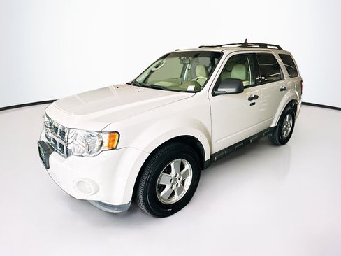 Used 2012 Ford Escape XLT AWD/4WD image 3
