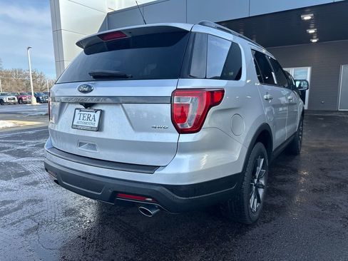 Used 2018 Ford Explorer XLT w/ Equipment Group 202A image 3