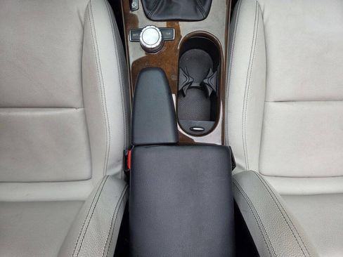 Used 2015 Mercedes-Benz SLK 250 image 44