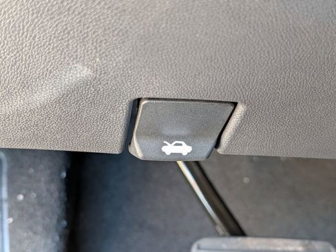 New 2026 GMC Sierra 1500 SLE image 55