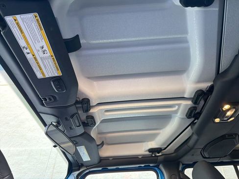 Used 2023 Jeep Wrangler Unlimited w/ Cold Weather Group image 23