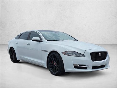 Used 2017 Jaguar XJ L Portfolio image 3