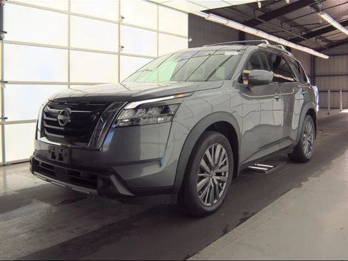 Used 2023 Nissan Pathfinder SL w/ SL Premium Package image 2